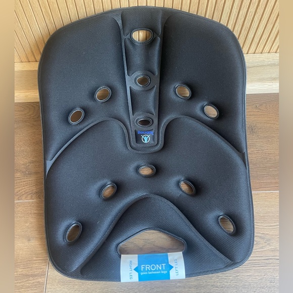 BackJoy SitSmart Posture Plus Cushioned Seat Lower Back Pain Relief - Black NEW - Picture 1 of 3